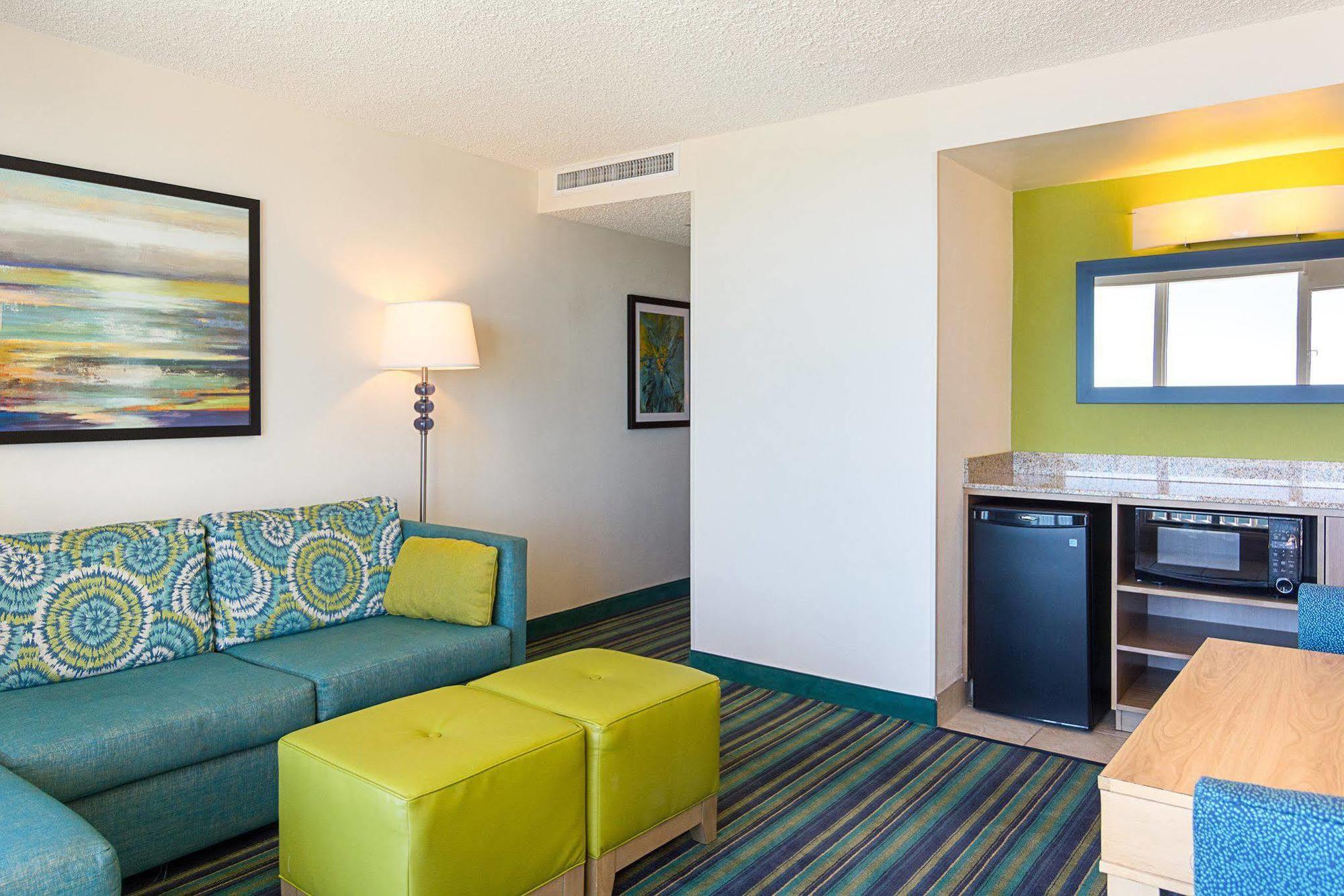 Comfort Beachfront Hotel 2*